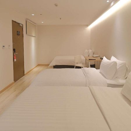 Simplestay Chatuchak, Surestay Collection By Best Western Bangkok Esterno foto